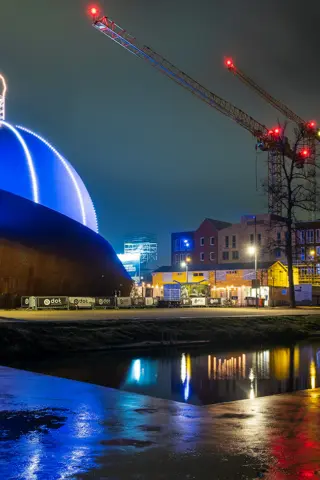 DOT Groningen. De grootste Kerstbal ter wereld, December 2020.